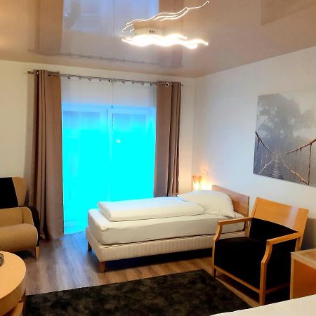 רויטלינגן Modernes Apartment Metzingen 2 מראה חיצוני תמונה