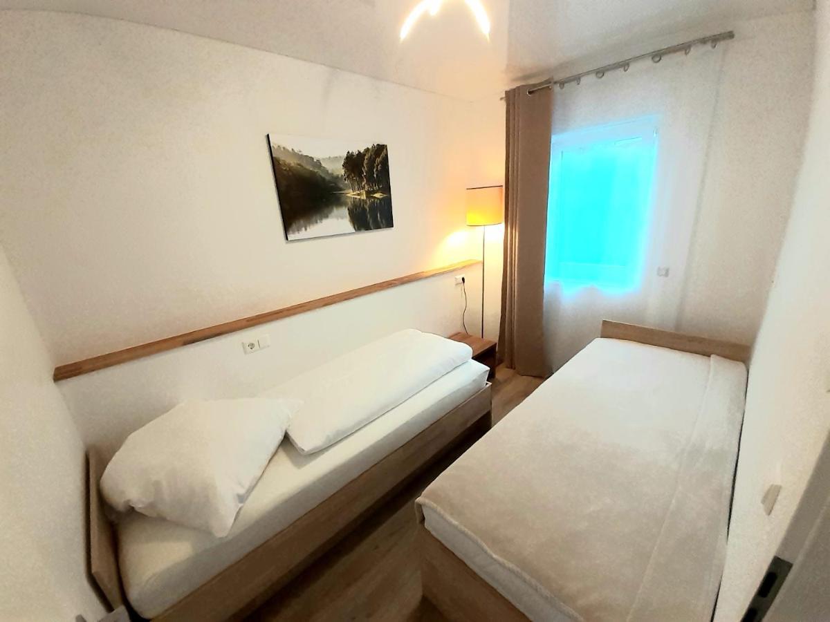 רויטלינגן Modernes Apartment Metzingen 2 מראה חיצוני תמונה