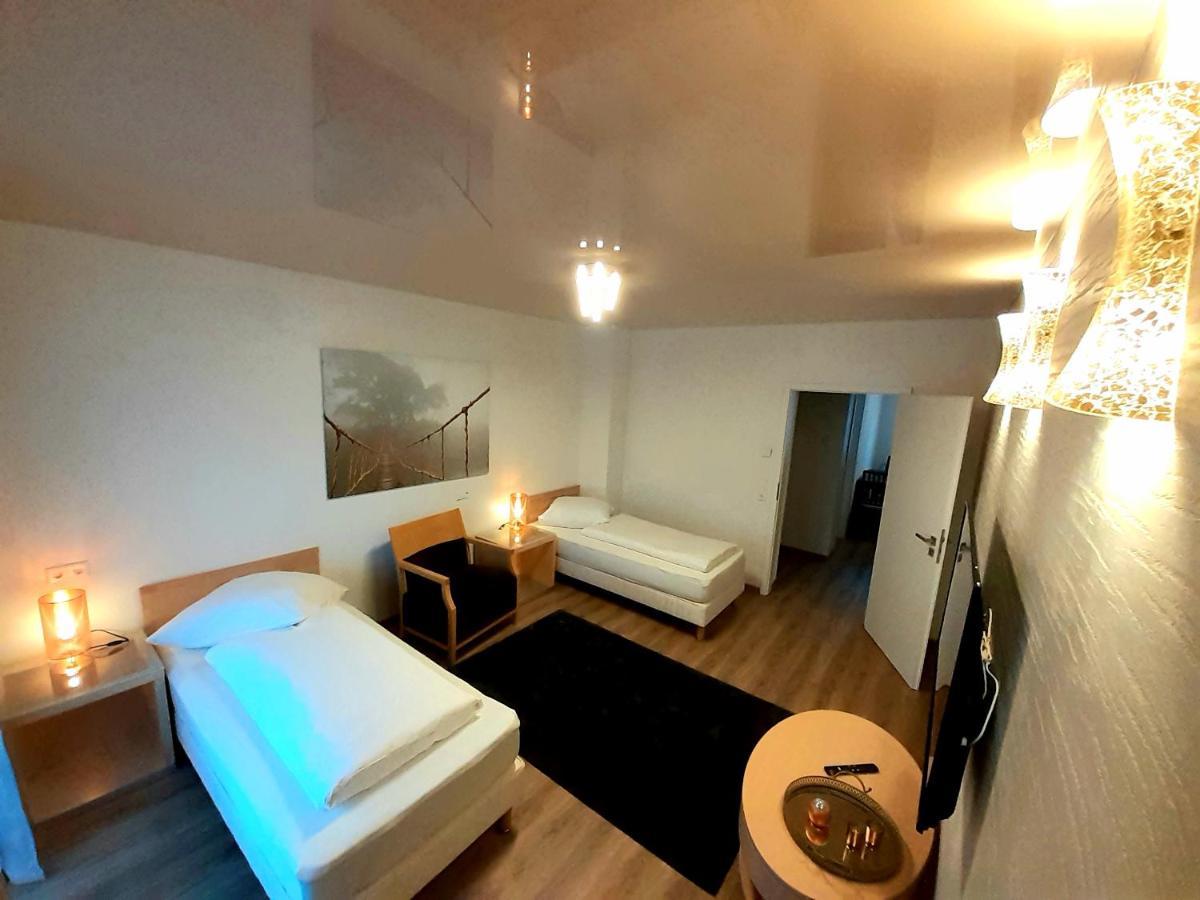רויטלינגן Modernes Apartment Metzingen 2 מראה חיצוני תמונה